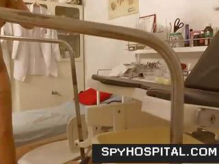 Extraordinary noge visoko petke najstnice šla da gynecologist skrite kamera mov