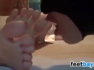 Koreaans meisjes voeten wezen likte en zoog op