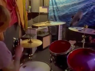 Felicity feline drumming in her lockout