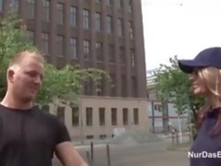 Deutsche 18yr politesse laesst sich utomhus ficken