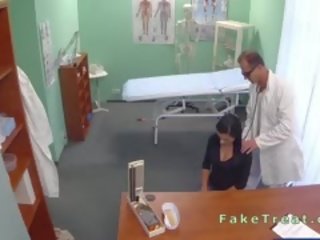 Enticing pacient suge medici pula